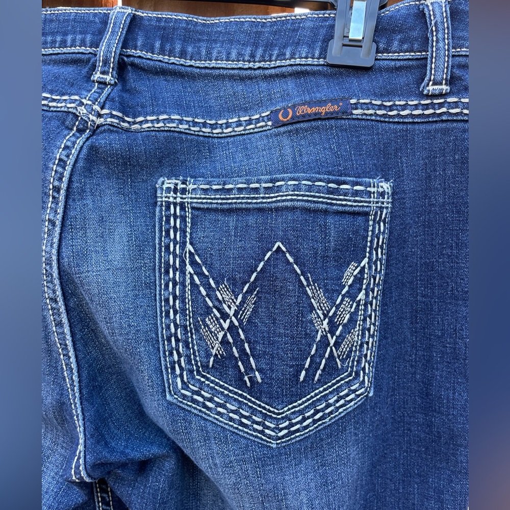 Wrangler Women's Shiloh Ultimate Riding Jeans - 10WRS40TA size 32 - Picture 5 of 16